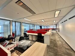 Gateway West (D7), Office #600645171